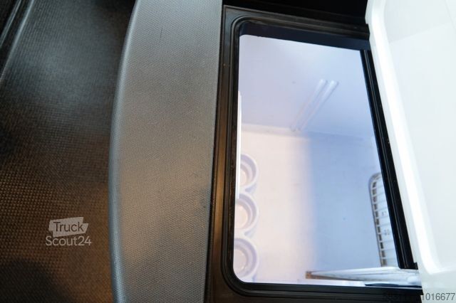 Tracteur routier standard RENAULT T 520 / RETARDER / I-PARK COOL /  HIGH CAB / 11.