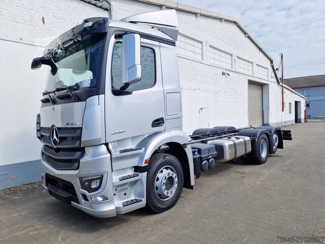 Châssis de camion Mercedes-Benz Actros 2553 LL 6x2 Actros 2553 LL 6x2, Retarder, Liftachse, MultimediaCockpit, LED, Navi