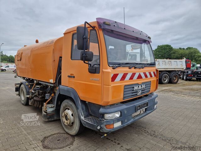 Speciale doeleinden vrachtwagen MAN TGL 12.180 TGL 12.180 , Bucher Kehrmaschine CF 50