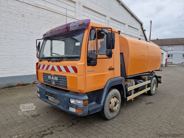 Speciale doeleinden vrachtwagen MAN TGL 12.180 TGL 12.180 , Bucher Kehrmaschine CF 50