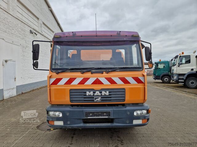 Special purpose truck MAN TGL 12.180 TGL 12.180 , Bucher Kehrmaschine CF 50