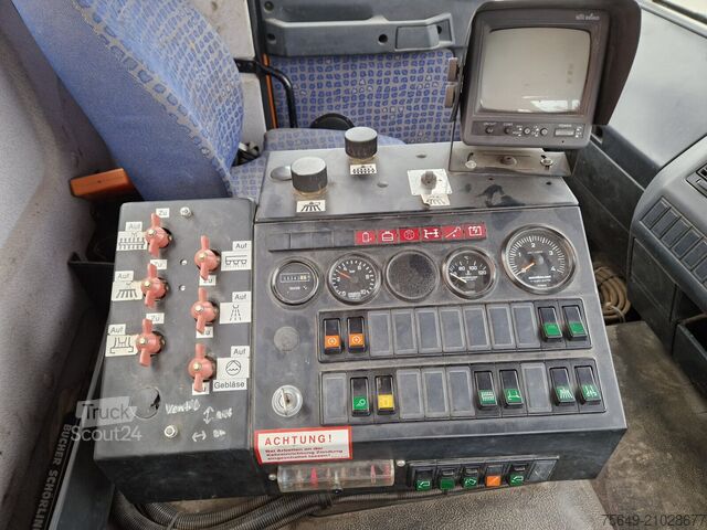 Speciale doeleinden vrachtwagen MAN TGL 12.180 TGL 12.180 , Bucher Kehrmaschine CF 50