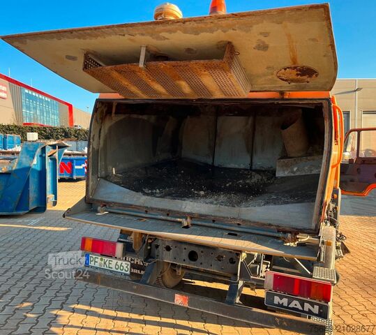 Speciale doeleinden vrachtwagen MAN TGL 12.180 TGL 12.180 , Bucher Kehrmaschine CF 50