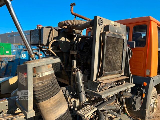 Speciale doeleinden vrachtwagen MAN TGL 12.180 TGL 12.180 , Bucher Kehrmaschine CF 50