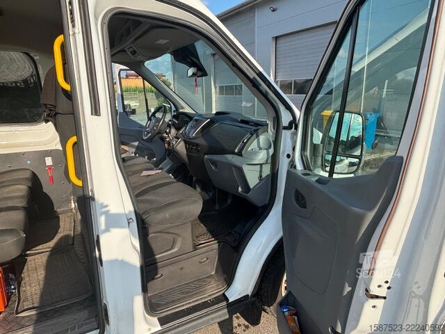 9-miestny minibus Ford Transit Bus