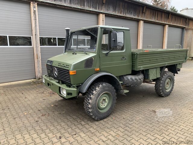 Camion caisson Unimog Mercedes-Benz Unimog 1300L Bundewehr