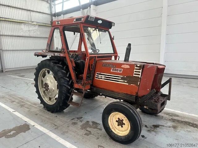 Tractor Fiat 680