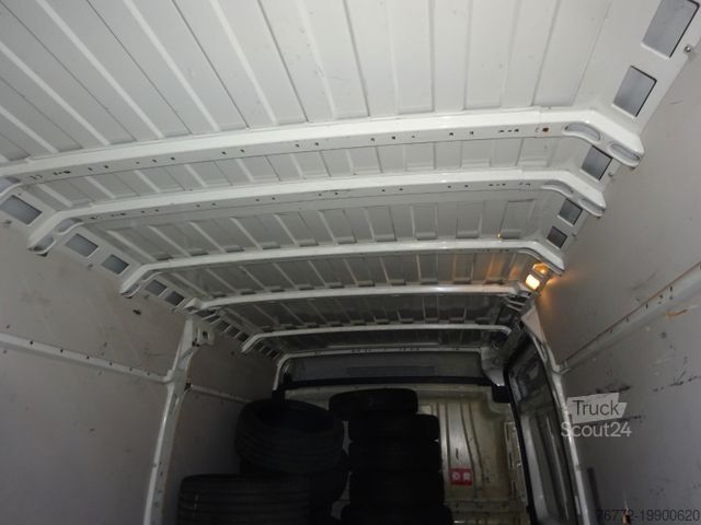 Βαν με ψηλή οροφή PEUGEOT Boxer KastenHoch 335 L3H2/3 Sitze