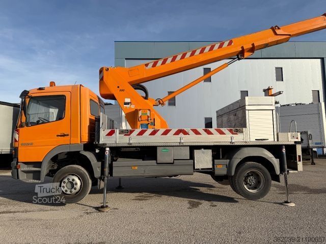 Lastbilsmonterad arbetsplattform MERCEDES-BENZ 1323 HUBSTEIGER 22 M TOP ZUSTAND