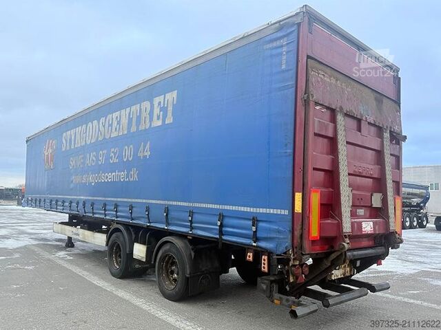 Skjutbara presenningar Krone Curtainsider / Planenauflieger / Gardin