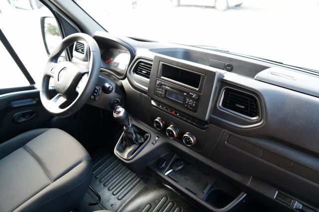 Ψυγειοφόρο βαν RENAULT MASTER / BLASZAK / FURGON / 2023