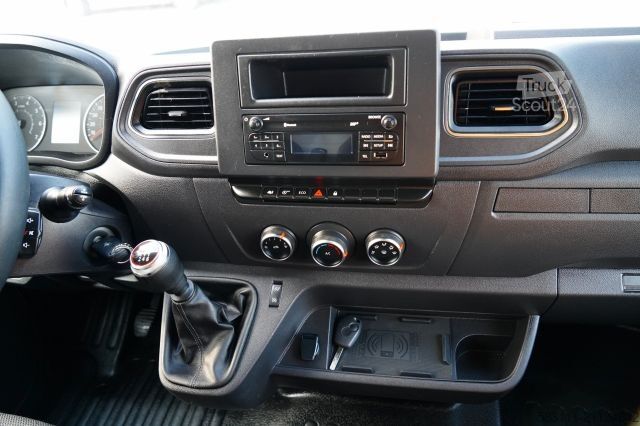 Ψυγειοφόρο βαν RENAULT MASTER / BLASZAK / FURGON / 2023