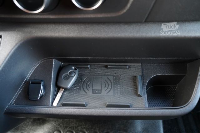 Ψυγειοφόρο βαν RENAULT MASTER / BLASZAK / FURGON / 2023