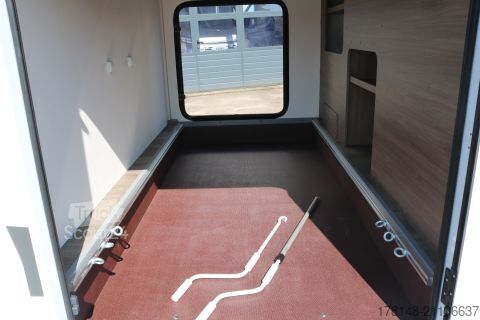 Ημιενσωματωμένο αυτοκινούμενο τροχόσπιτο Carado T 447