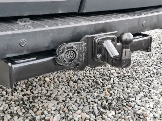 Dodávka s vysokou střechou FORD Transit 2.2TDCI/92kw JUMBO/ KLIMA/ AHK