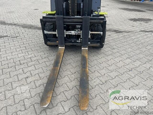 Front loader forklift Clark L35XE