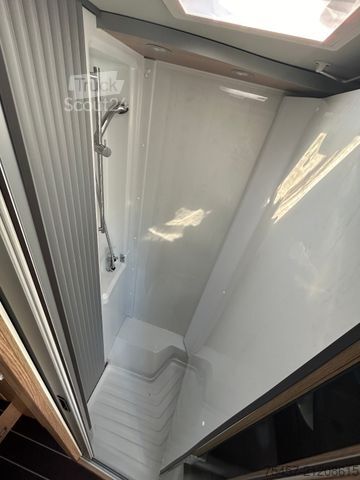 Semi-integrated camper KNAUS Sky TI 650 MEG  Platinum Selection  Dachklima