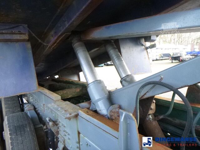 Kranbil Iveco AD260T33 6X4 RHD tipper + HMF crane