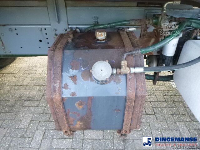 Kranbil Iveco AD260T33 6X4 RHD tipper + HMF crane