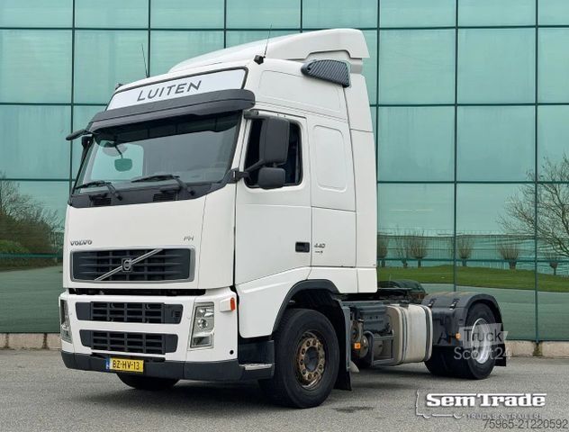 Standard tractor unit VOLVO FH 440 GLOBETROTTER XL 2x TANK DUTCH TRUCK