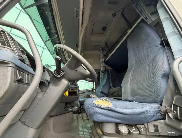 Standard tractor unit VOLVO FH 440 GLOBETROTTER XL 2x TANK DUTCH TRUCK