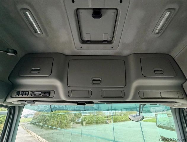 Standard tractor unit VOLVO FH 440 GLOBETROTTER XL 2x TANK DUTCH TRUCK