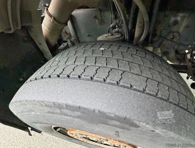 Standard tractor unit VOLVO FH 440 GLOBETROTTER XL 2x TANK DUTCH TRUCK