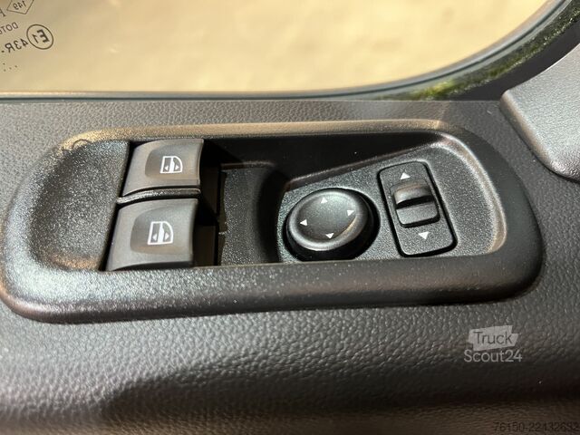Furgão plataforma cabina dupla Nissan INTERSTAR L3 145 PK / Open Laadbak / Dubbel Cab...