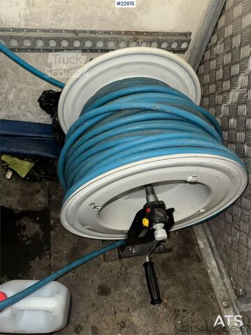 مقطورة خزائن Ifor Williams مع جهاز غسيل عالي الضغط من Nilfisk Ifor Williams cabinet trailer w/ Nilfisk High-pressure washer