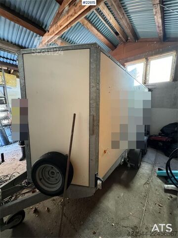 مقطورة خزائن Ifor Williams مع جهاز غسيل عالي الضغط من Nilfisk Ifor Williams cabinet trailer w/ Nilfisk High-pressure washer