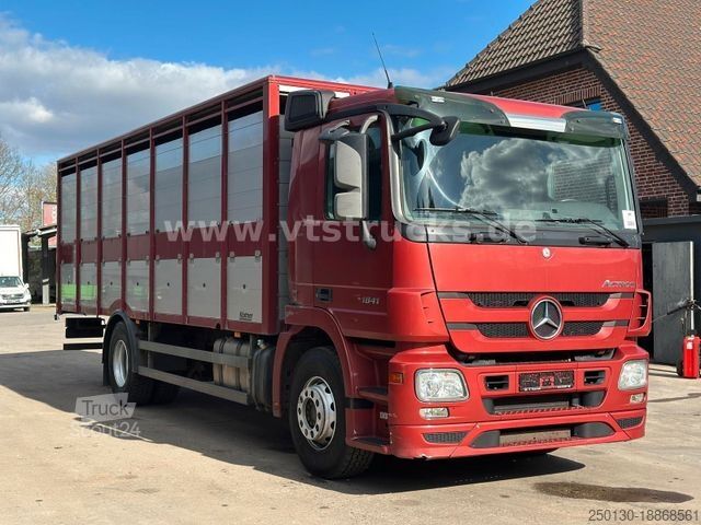 Veewagen MERCEDES-BENZ Actros 1841 MP3 1.Stock Köstner Viehaufbau