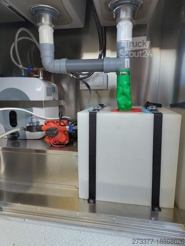 Remorque de vente ESSELMANN Delistar Foodtruck 6000 ähn. Airstream