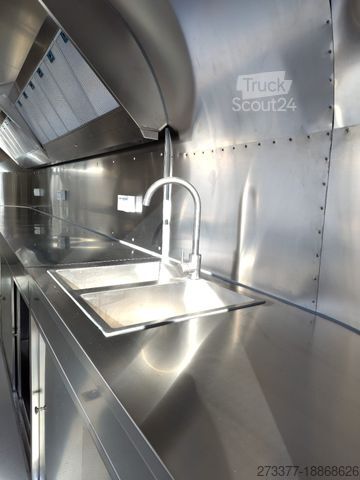 Przyczepa handlowa ESSELMANN Delistar Foodtruck 6000 ähn. Airstream