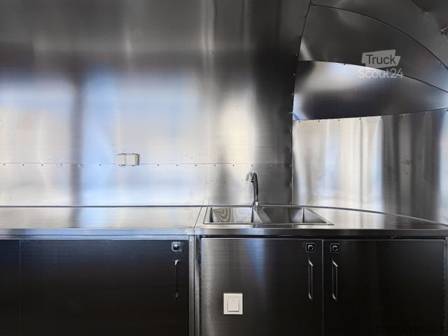 Remorque de vente ESSELMANN Delistar Foodtruck 6000 ähn. Airstream