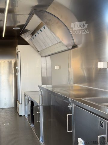 Remorque de vente ESSELMANN Delistar Foodtruck 6000 ähn. Airstream