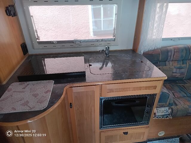 Autorulotă integrată Hymer E700