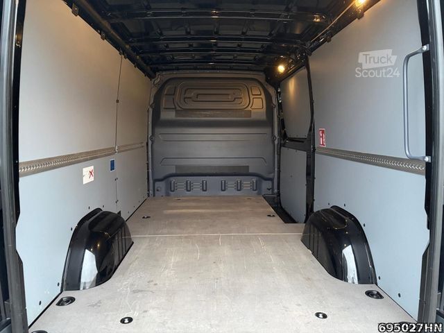 Fourgon tôlé MERCEDES-BENZ Sprinter 317 CDI *Automatik*L2H1*AHK*Klima*Kamer