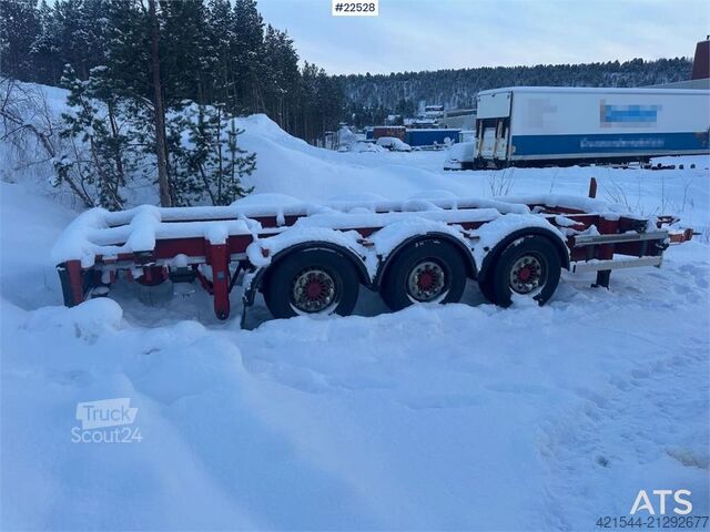 Transporte de contenedores HFR KM 24 3-axle trailer w/ two sets of tires