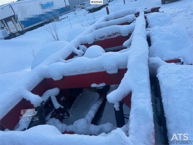 Transporte de contenedores HFR KM 24 3-axle trailer w/ two sets of tires