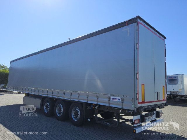 Otvorený náves s plachtou Schmitz Cargobull Curtainsider Standard Getränke