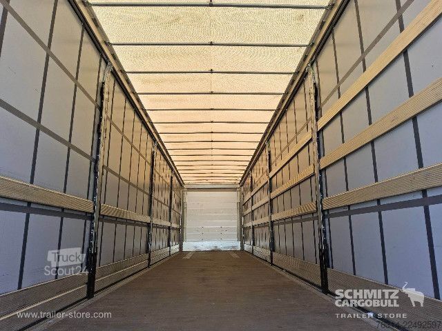 Otvorený náves s plachtou Schmitz Cargobull Curtainsider Standard Getränke