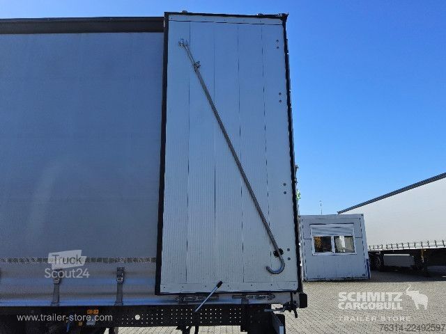 Otvorený náves s plachtou Schmitz Cargobull Curtainsider Standard Getränke