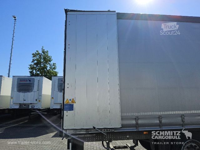 Otvorený náves s plachtou Schmitz Cargobull Curtainsider Standard Getränke