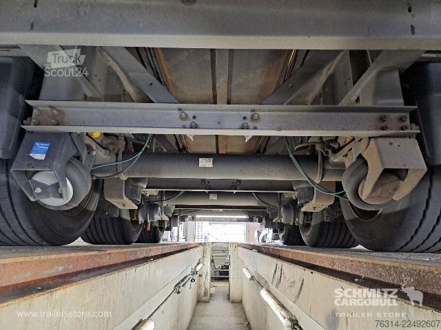 Otvorený náves s plachtou Schmitz Cargobull Curtainsider Mega Getränke