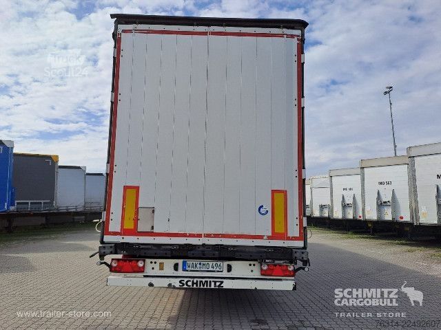 Otvorený náves s plachtou Schmitz Cargobull Curtainsider Mega Getränke