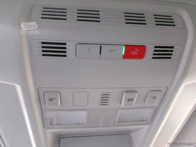 Obytný vůz VOLKSWAGEN Grand California Autm. VA 600 LED Markise