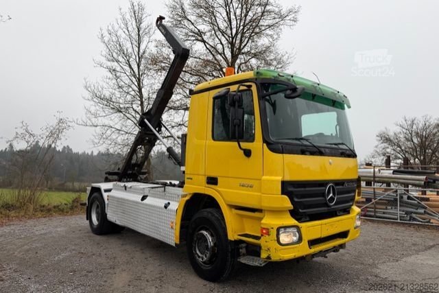 Autocamion cu cârlig pentru containere MERCEDES-BENZ Actros 1836 4x2 Haken Mulde