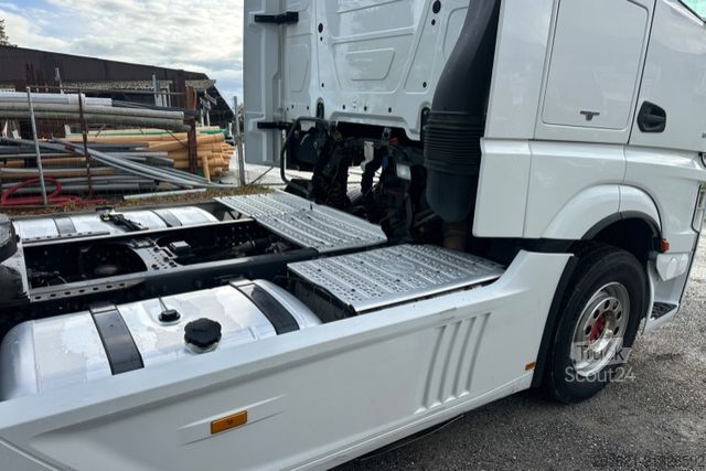 Cap tractor standard MERCEDES-BENZ Actros 1843 4x2 retarder 2Tanks