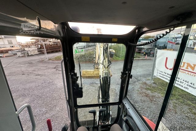 Egyéb NEW HOLLAND E26b 2.7 t 4x Schauffel