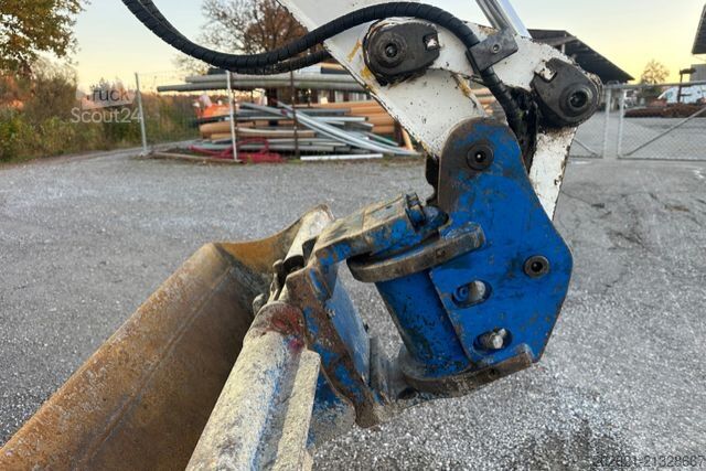 Egyéb NEW HOLLAND E26b 2.7 t 4x Schauffel